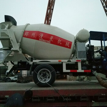 供應(yīng)HX-3水泥攪拌車質(zhì)量可靠動(dòng)力十足