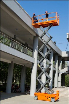 山東濱河廠家自行剪叉式升降機升降平臺高空作業(yè)平臺