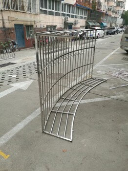 北京朝阳高碑店周边小区护网不锈钢护栏安装断桥铝门窗