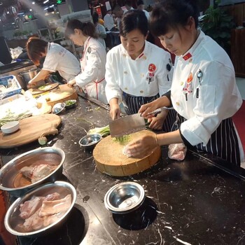 烤面筋臭豆腐狼牙土豆油条牛肉汤小龙虾小吃技术培训