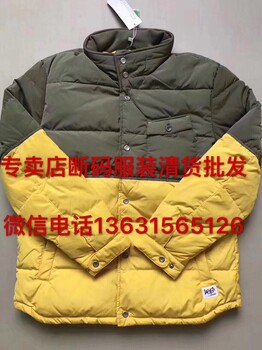 请问地摊上卖的专卖店衣服断码货源从哪里进货？