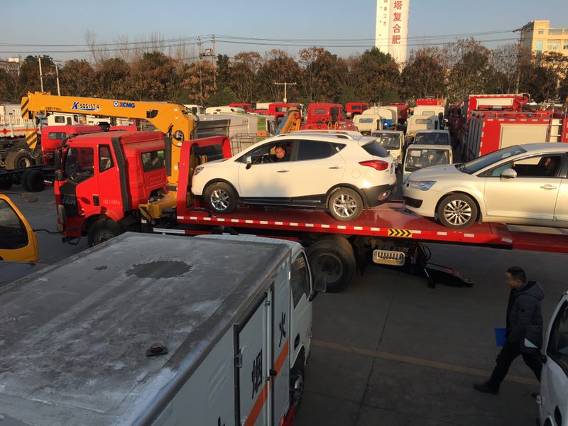 淮阴市东风多利卡4.3吨带吊清障车2018年厂家报价格