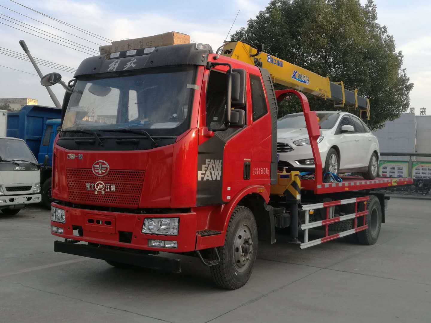 南京市解放J64.3吨带吊清障车2018年厂家报价表_清障拖车