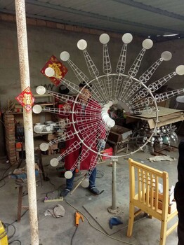 新型風(fēng)車風(fēng)動(dòng)雕塑廠家出售