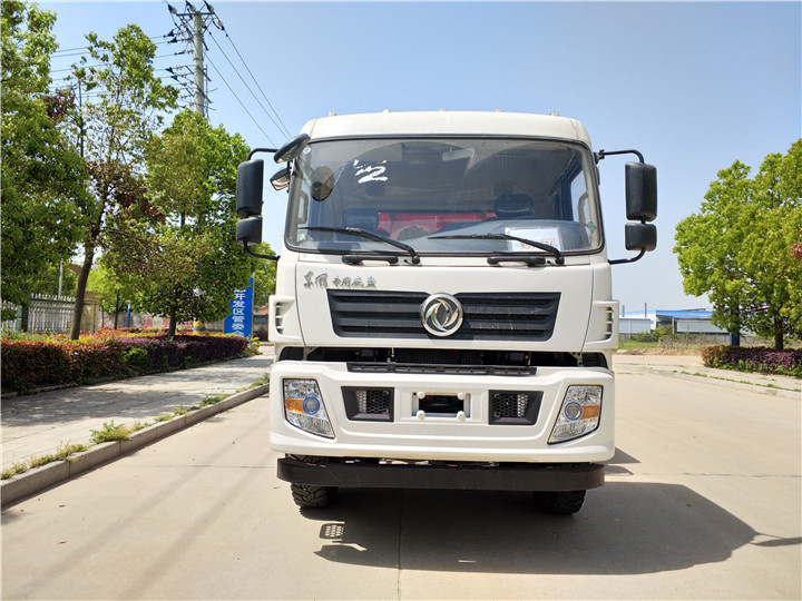 萍乡东风洒水车_东风六驱越野型消防洒水车6×6越野车运水车