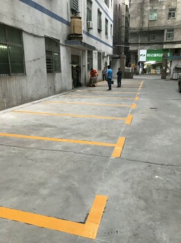 深圳汽车站车库通道划线，机场跑道划线，地下车库设施划线安装