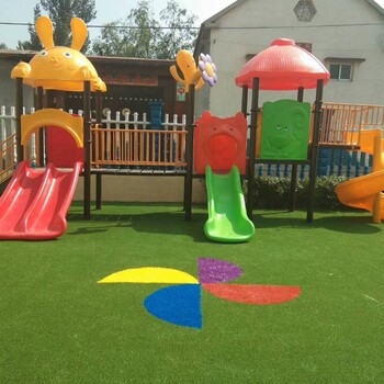 青岛青禾幼儿园人造草坪人工草皮塑料仿真草坪、彩虹跑道草坪