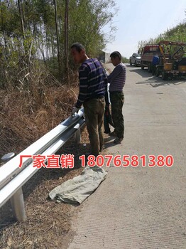 云南昆明新开发道路波形护栏护栏多少钱一米安全防撞波形护栏