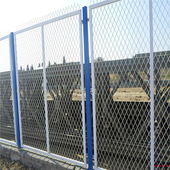 巨人生产框架护栏网小区防护网围墙护栏网价低质优厂家欢迎来电咨询