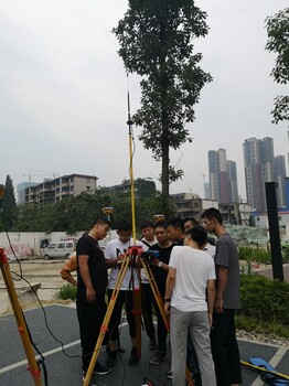 广元地形测绘培训班全站仪放线操作学习