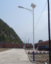 厂家直销新农村6米30W道路景观LED路灯户外防水高杆太阳能路灯
