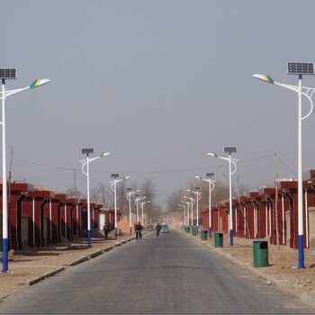 安顺普定县扶贫路灯厂家6米太阳能路灯价格