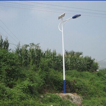 新疆昌吉锂电一体化太阳能路灯亮灯8小时