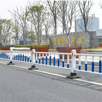 鄭州市政道路隔離護(hù)欄廠家道路護(hù)欄廠家量大優(yōu)惠