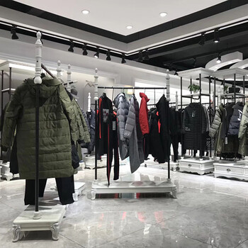 CP雨希女裝展示中心廣州三薈品牌折扣女裝批發(fā)走份貨源