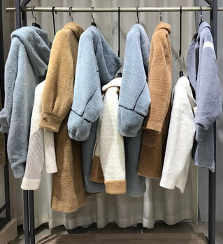 18冬粉卿佳人黃金貂絨大衣外套服裝品牌折扣尾貨走份批發(fā)女裝貨源