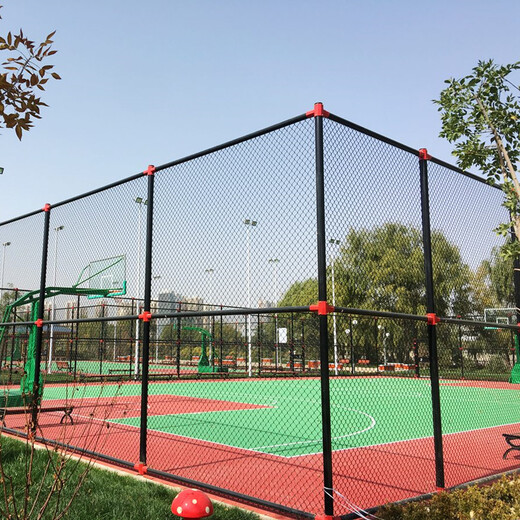 济宁组装式体育场围网表面处理方式体育围栏