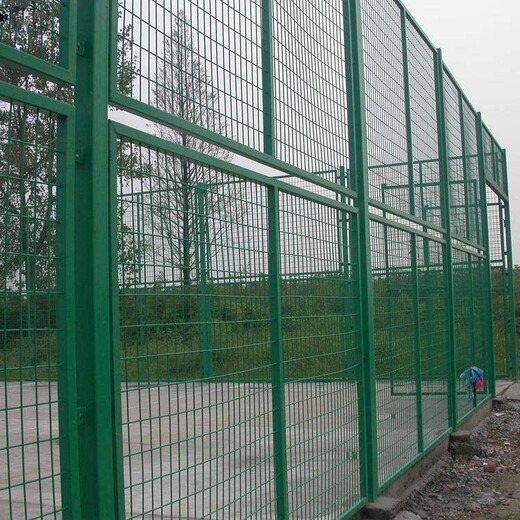 台州足球场围网可以根据图纸定做体育围栏
