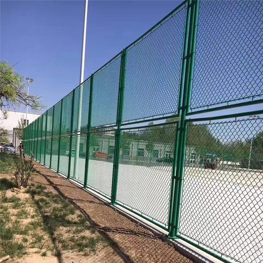 辽阳组装式体育场围网表面处理方式体育围栏