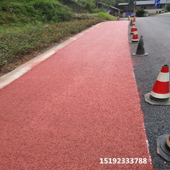 云南文山彩色路面喷涂剂已被广泛应用及重视