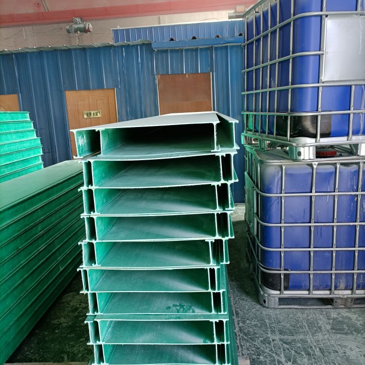 重庆弯通建筑工地电缆槽盒供应玻璃钢线缆槽盒