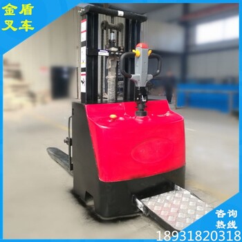 金盾電動叉車有升降貨叉的裝備設(shè)備