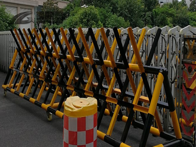 武汉道路隔离围栏厂家武汉城市广告护栏