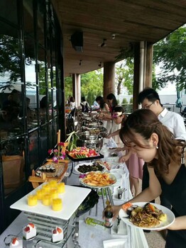 私人宴会用餐中西式自助餐各国美食制作