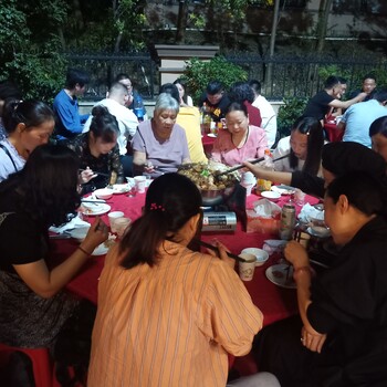 东莞年会餐饮预定餐具桌椅食材一站式上门承包