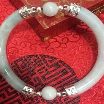 巴中正規(guī)亨得利玉鐲修復終身保修,玉鐲斷了修補