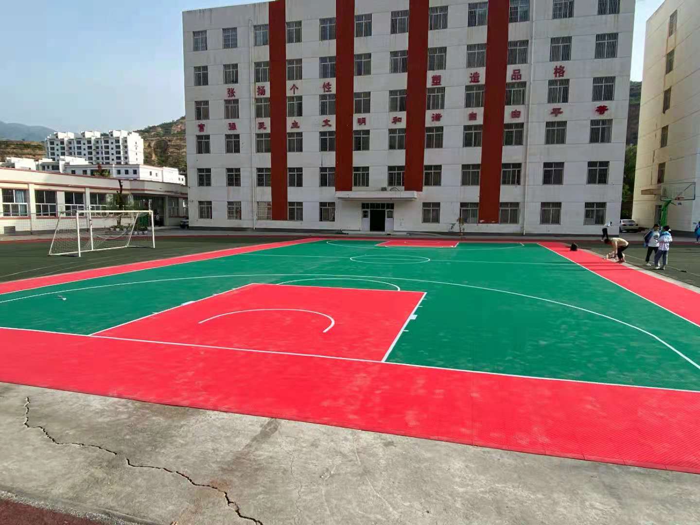 甘肅批發(fā)懸浮地板定制 古浪籃球場(chǎng)地施工全民健身工程懸浮地板