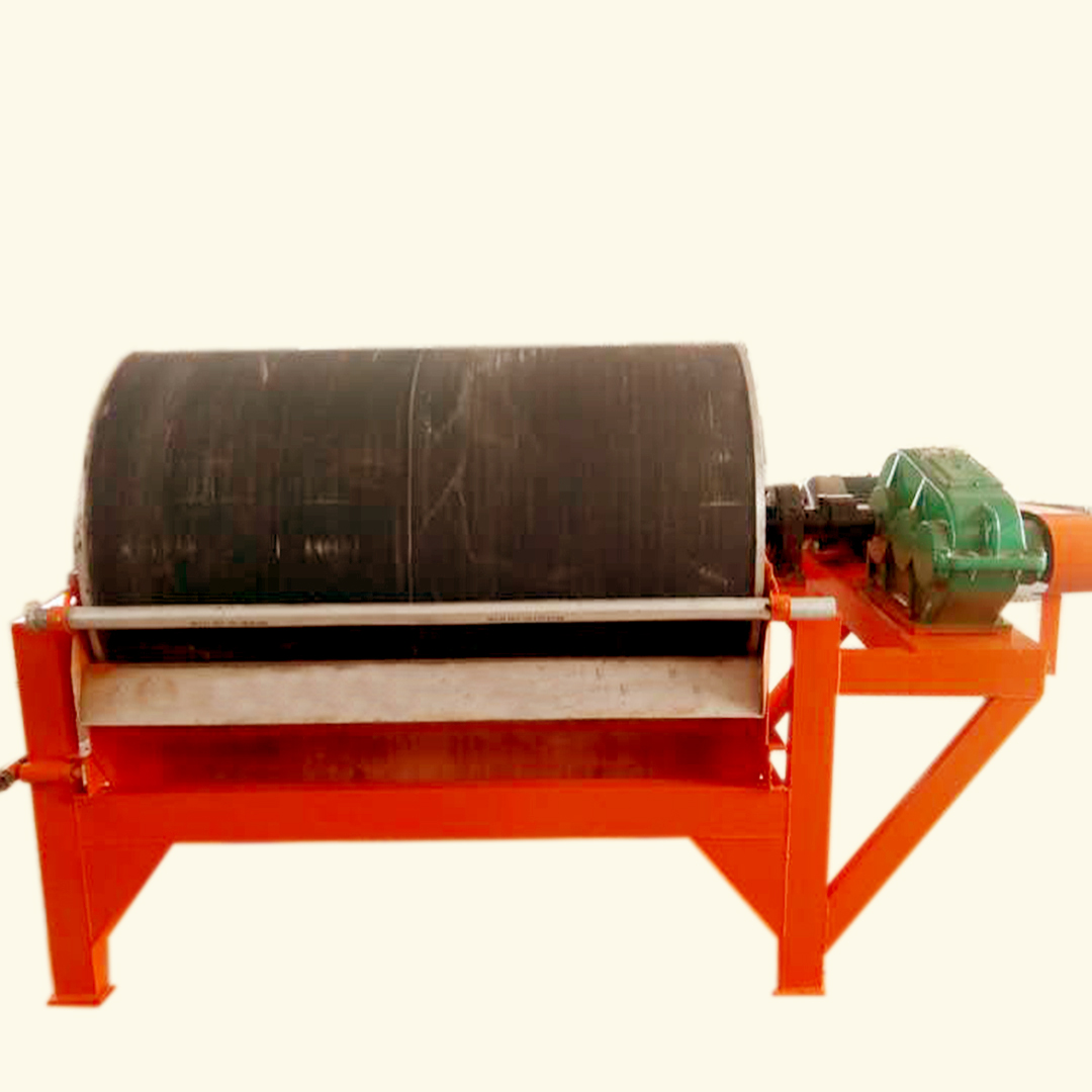 河北厂家直销强磁磁选机强磁滚筒磁选机褐铁矿磁选机