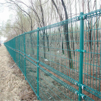 沙河绿色铁网围栏铁丝网围栏厂家安平祥筑护栏网厂