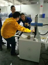 成都首饰珠宝激光刻字机,成都便携式小型20瓦激光打标机,激光打码机销售厂家图片