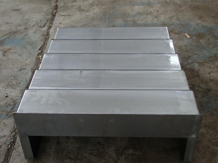 沧州自产2019伸缩式导轨钢板防护罩排屑机生产厂家