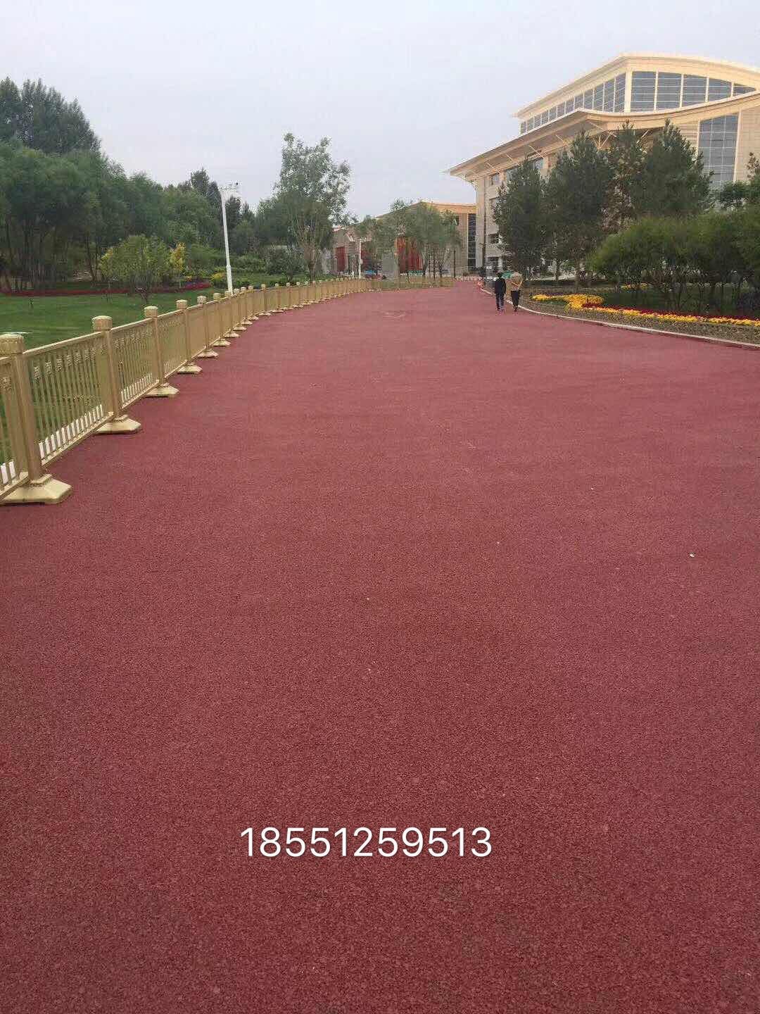 紅色路面噴涂噴涂式彩色瀝青環(huán)保彩色瀝青造價油漆式彩色路面