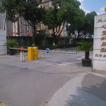 逼真道闸放心省心,直杆道闸