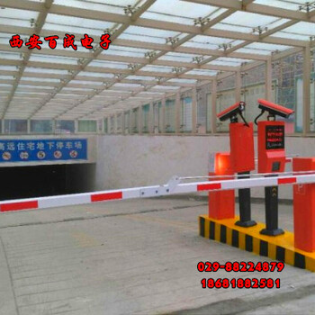 地下車(chē)庫(kù)門(mén)禁攝像機(jī)3