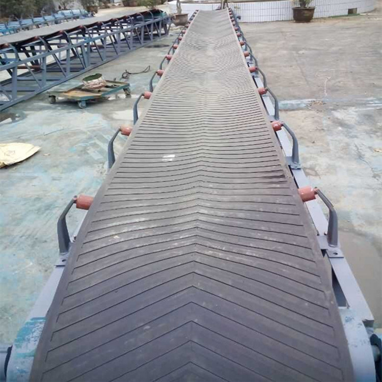 安徽亳州固定式爬坡皮带输送机用途广泛