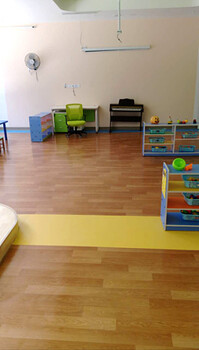 佛山顺德华邦星菲丽XFL-93402幼儿园耐磨防水PVC木色卷材胶地板