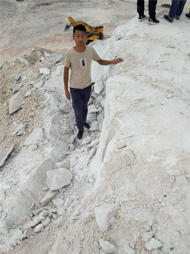 替代破碎锤矿山挖石头岩石开采矿山裂石器潍坊有什么办法