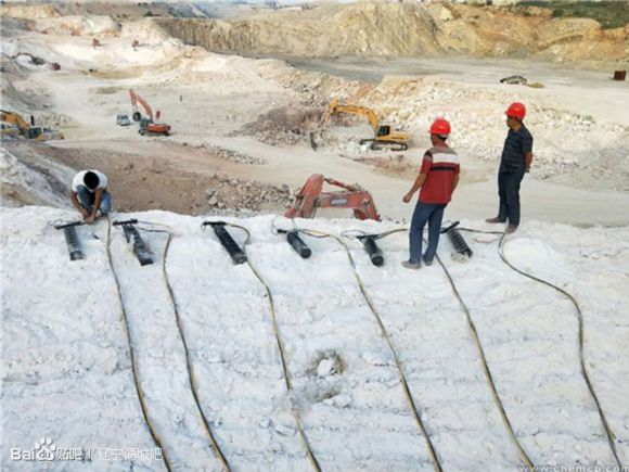 矿山矿石开采大型劈裂机河南三门峡