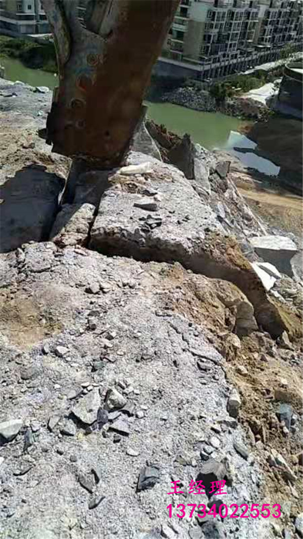 牡丹江石料厂岩石破拆采石头机器静态开石设备