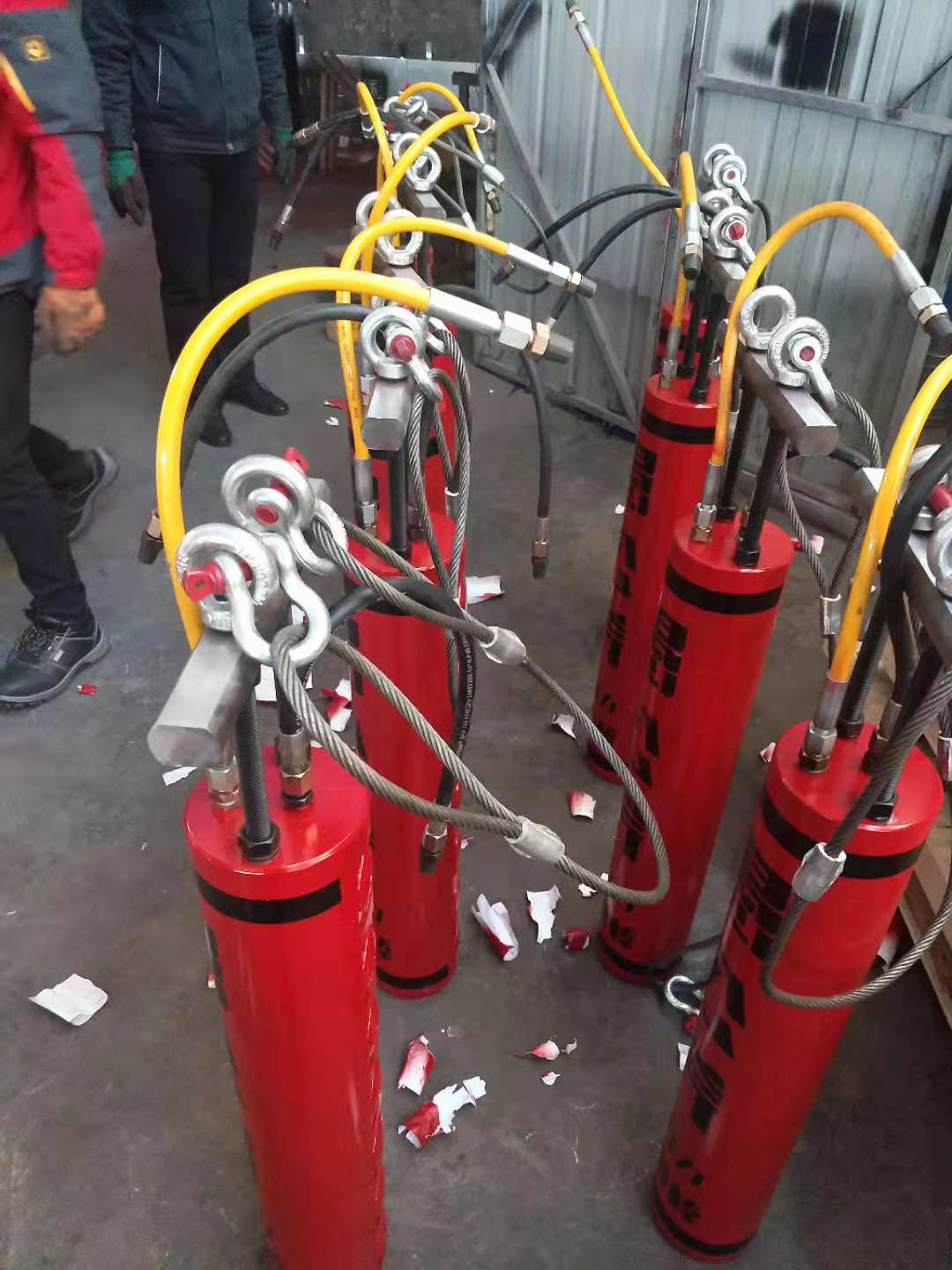比膨脹水泥分裂石頭快的機器不能放炮破石頭棒中衛(wèi)