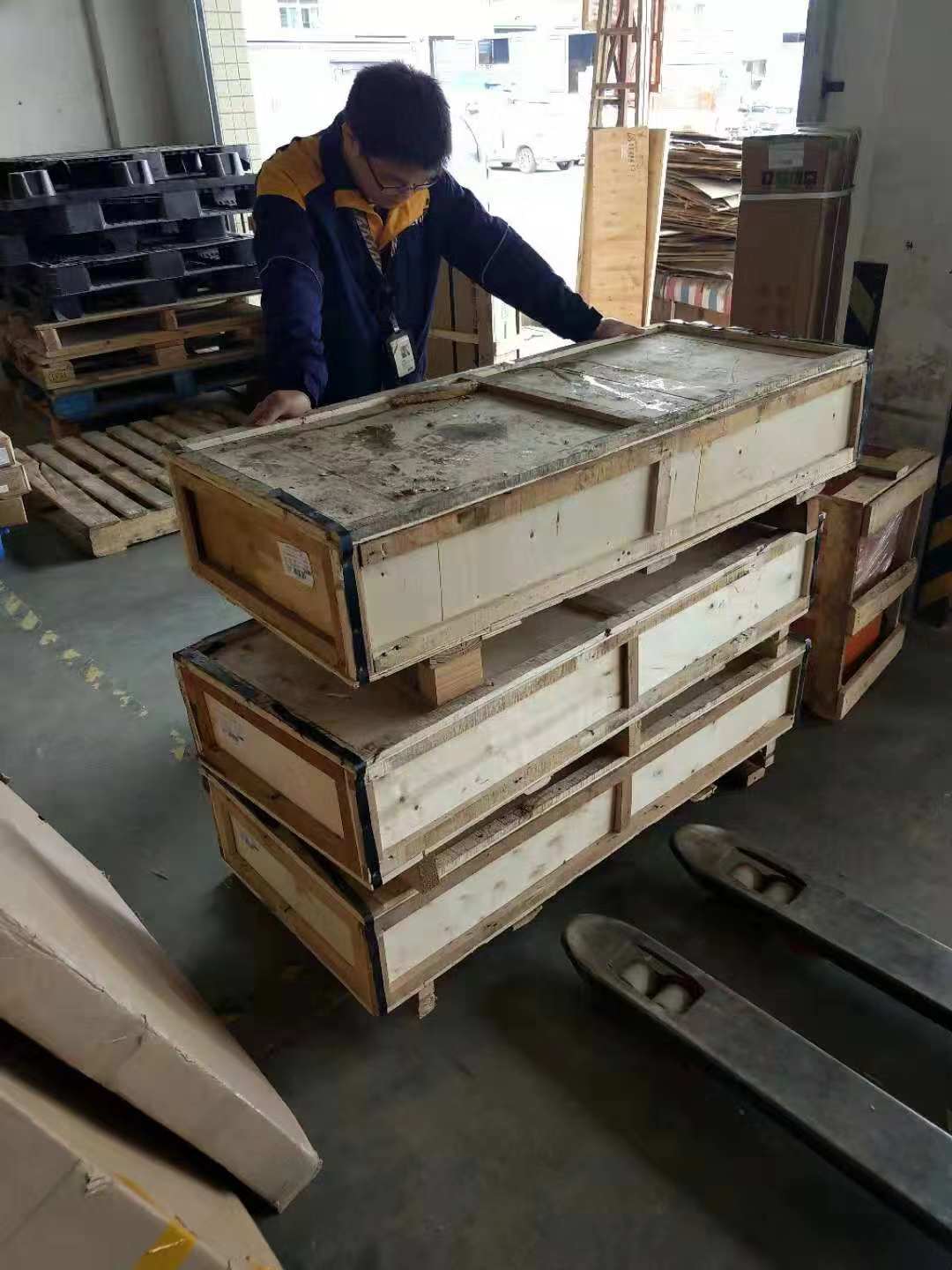 靜態(tài)巖石開采劈石設(shè)備開石機械