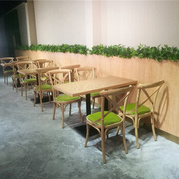 珠海斗门餐厅定制铁艺木纹餐桌餐椅定做，餐饮家具厂