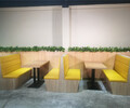 揭阳披萨店靠墙板式卡座沙发定制，披萨店餐桌椅来图定做