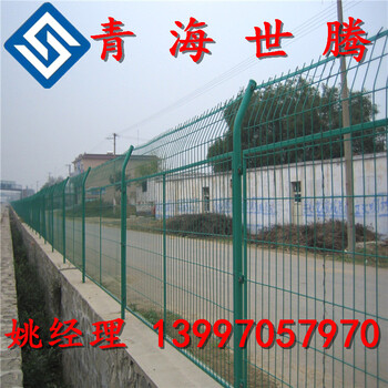 厂家生产双边丝护栏网框架护栏网西宁网围栏铁丝网围栏
