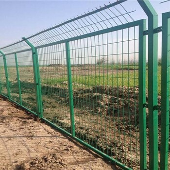 厂家生产双边丝护栏网框架护栏网绿色隔离网网围栏