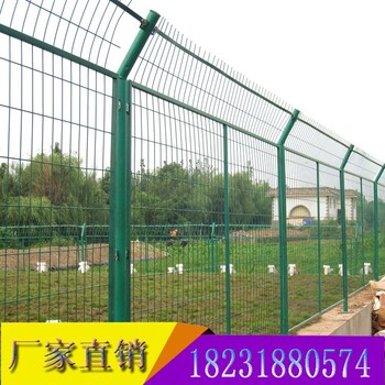 廠家鐵絲高速公路框架護(hù)欄鐵路隔離網(wǎng)道路邊框圍欄